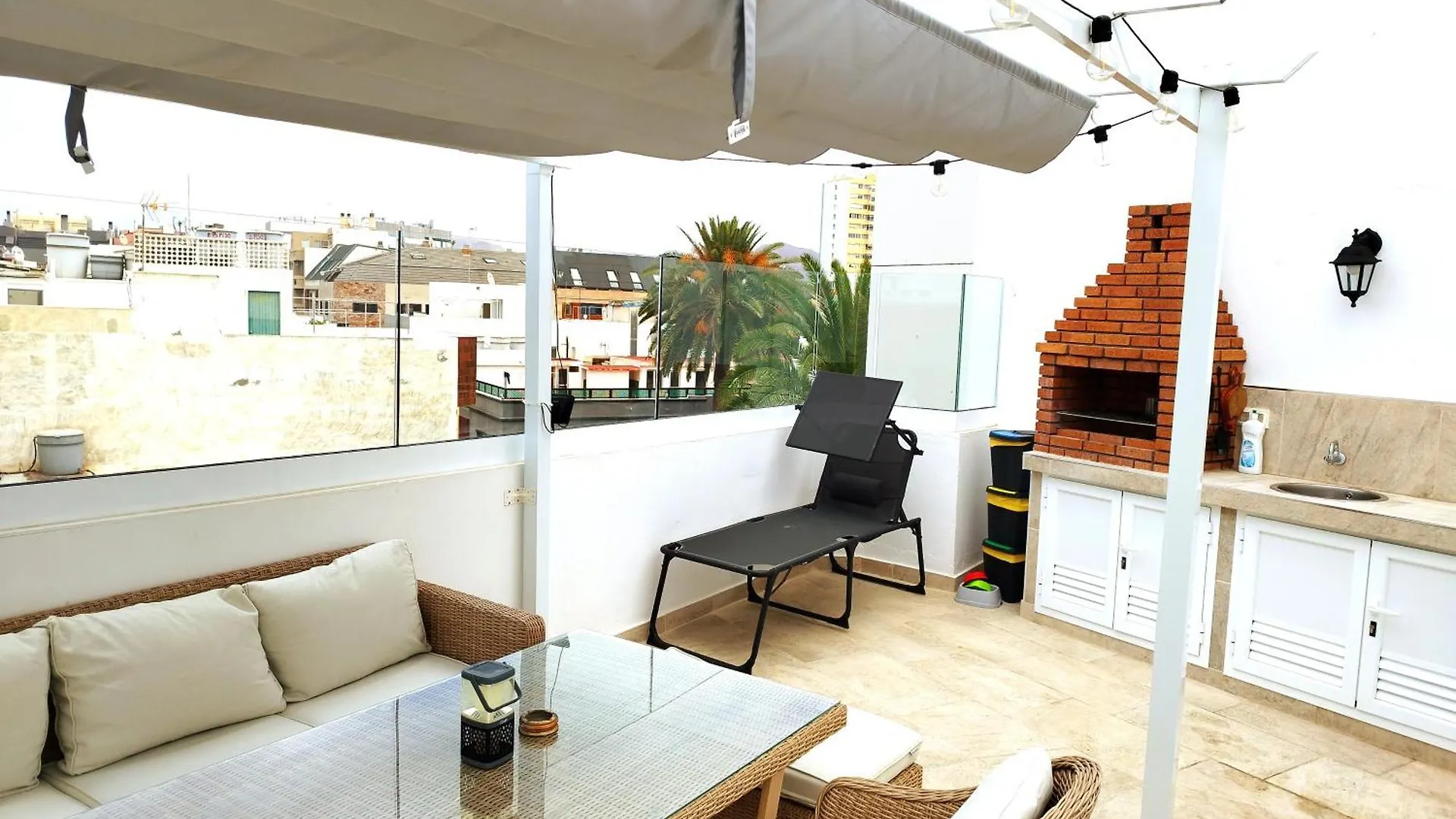 Hjs Guest House - The Majestic Loft Las Palmas de Gran Canaria 0*,  España